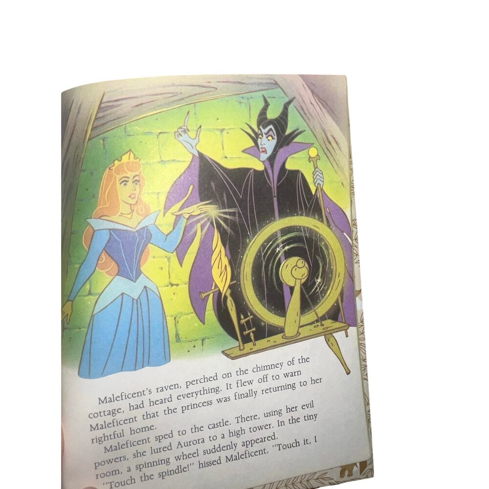 Vintage Disney's A Little Golden Book lot sleeping beauty,Lady,Snow white, Pooh - Picture 7 of 12